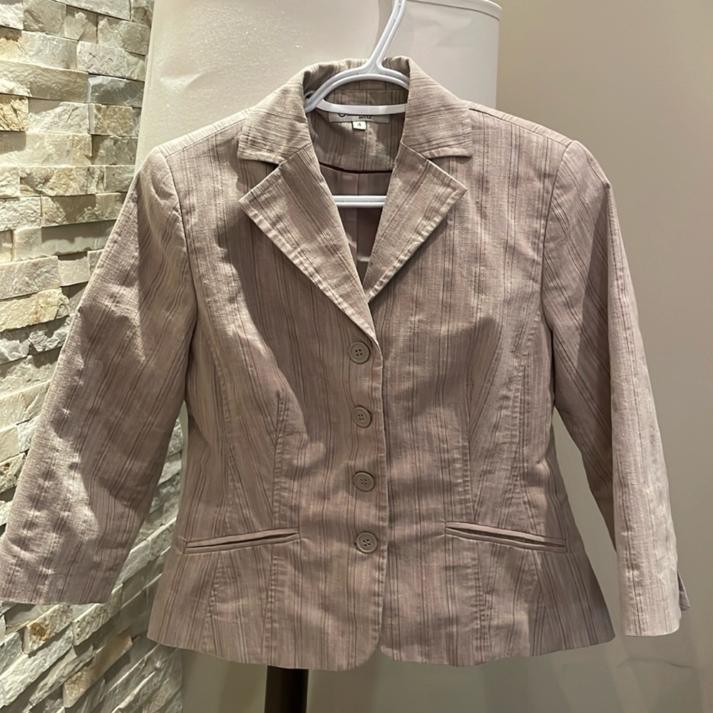 Jessica Petities beige blazer